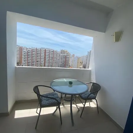 House Praia Rocha * Portimão